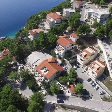 Apartments Villa Astra & Pinija Брела Екстериор снимка
