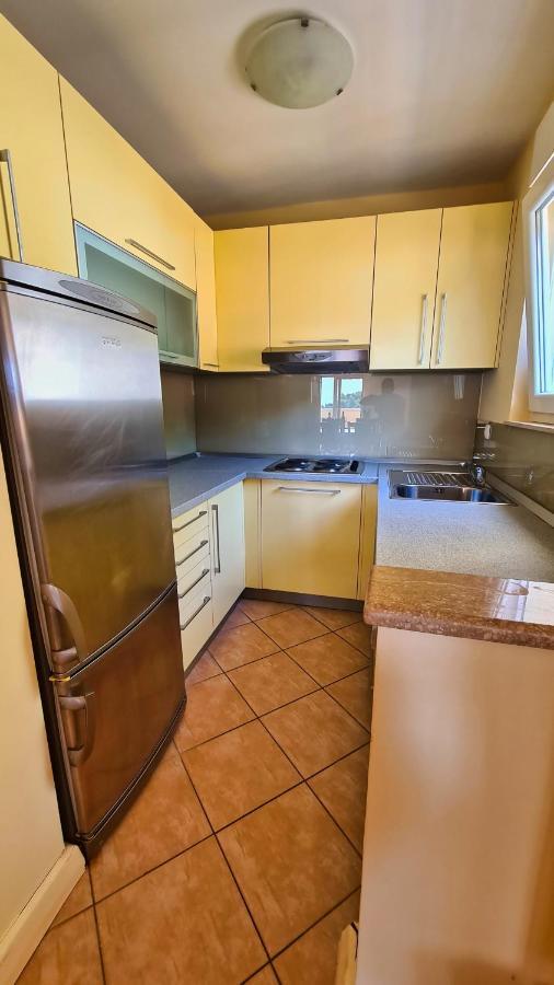 Apartments Villa Astra & Pinija Брела Екстериор снимка