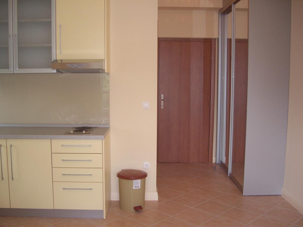 Apartments Villa Astra & Pinija Брела Стая снимка