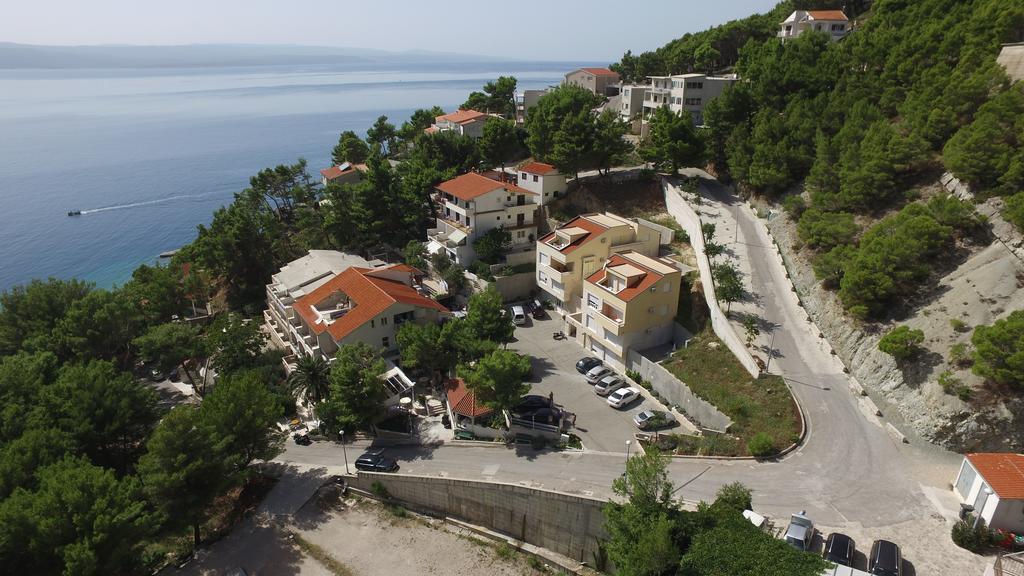 Apartments Villa Astra & Pinija Брела Екстериор снимка