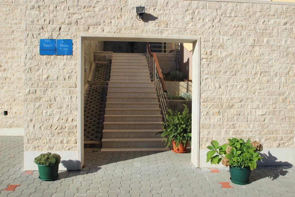 Apartments Villa Astra & Pinija Брела Стая снимка