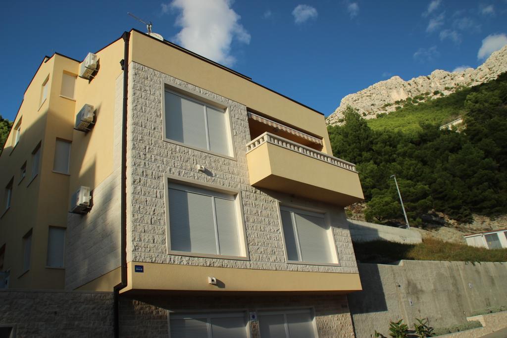 Apartments Villa Astra & Pinija Брела Екстериор снимка