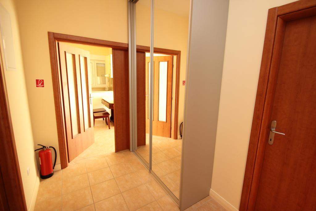Apartments Villa Astra & Pinija Брела Стая снимка
