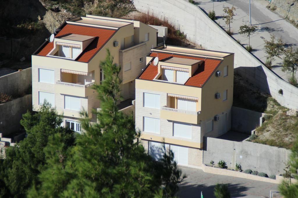 Apartments Villa Astra & Pinija Брела Стая снимка
