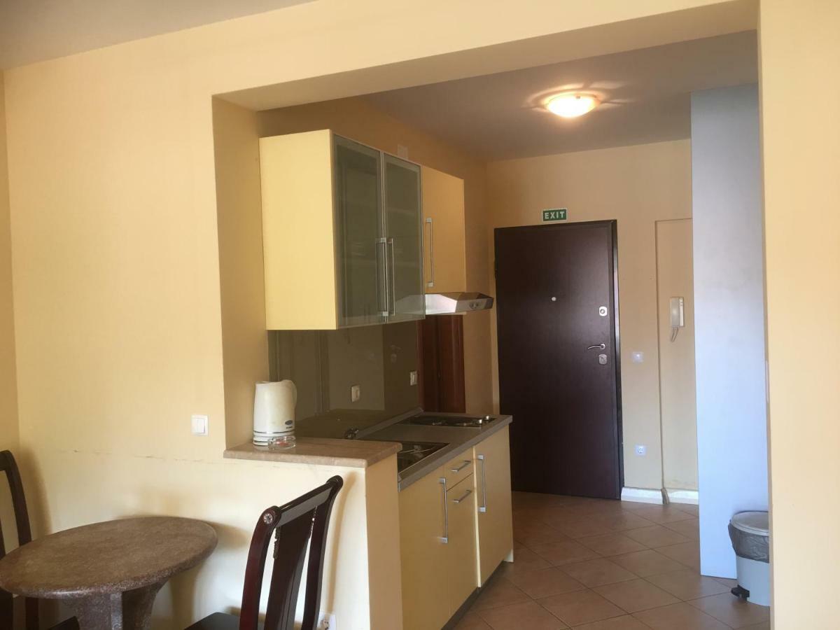 Apartments Villa Astra & Pinija Брела Екстериор снимка